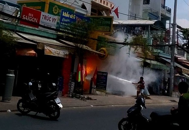 Phút kinh hoàng thanh niên ngáo đá đốt gas tự sát ở Sài Gòn