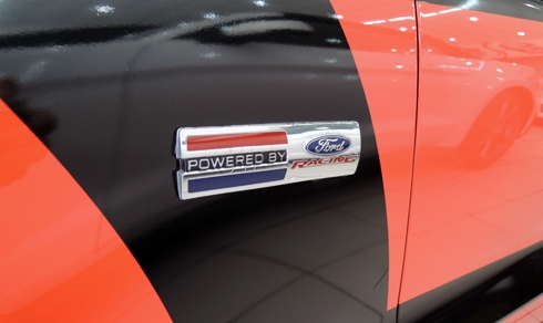 Hàng hiếm Ford Mustang mui trần giá 2,2 tỷ đồng