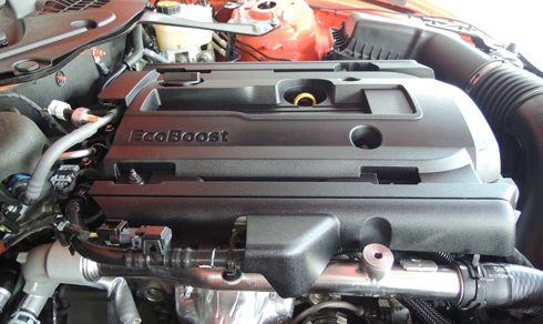 Hàng hiếm Ford Mustang mui trần giá 2,2 tỷ đồng