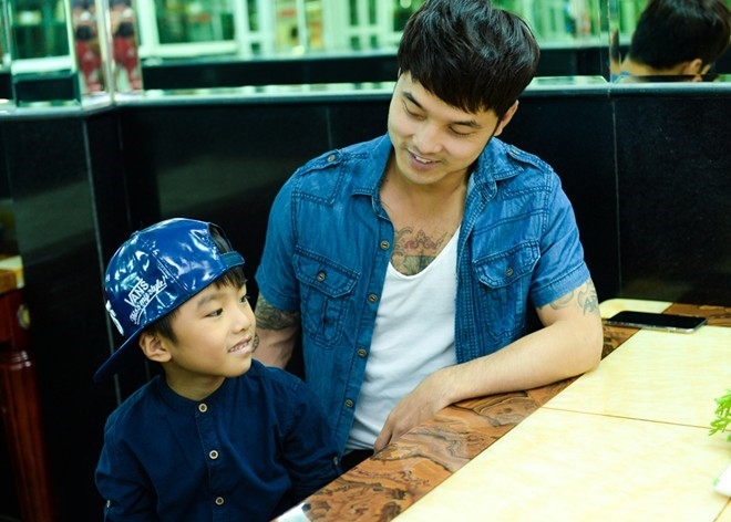 Ung Hoang Phuc va cau chuyen con chung, con rieng hinh anh 2