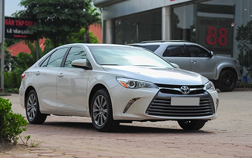 chi-tiet-toyota-camry-xle-2016-tai-ha-noi