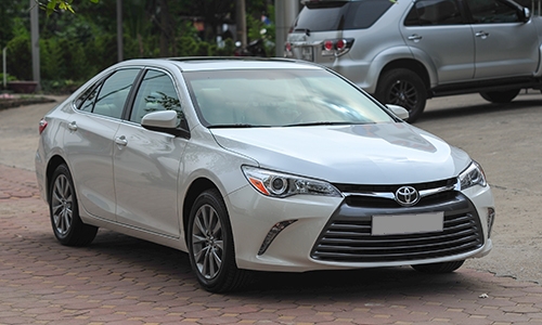 chi-tiet-toyota-camry-xle-2016-tai-ha-noi-1
