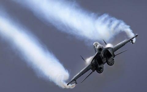 Chien dau co no tung gan Moskva: Tranh cai Su-27, MiG-29