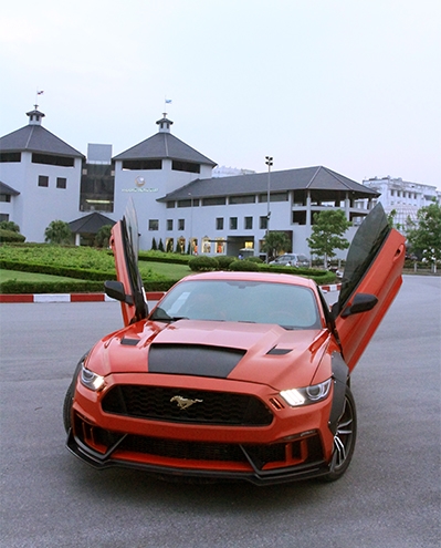 ford-mustang-2015-do-cua-cat-keo-cua-tay-choi-lao-cai-1
