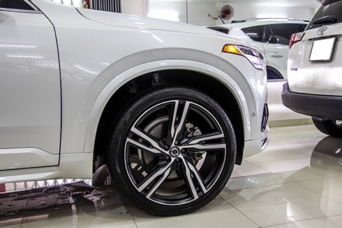 xe-do-volvo-xc90-r-design-o-sai-gon-page-2-3