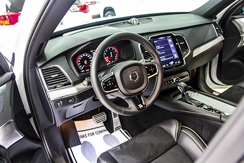 xe-do-volvo-xc90-r-design-o-sai-gon-page-3