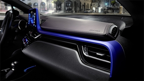 chi-tiet-noi-that-toyota-c-hr-2017-4