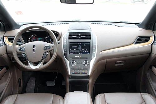 chi-tiet-noi-that-lincoln-mkc-2016-tai-tp-hcm-3