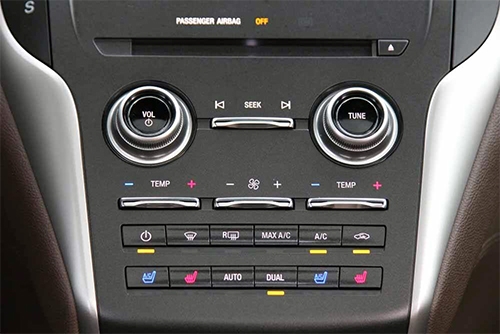 chi-tiet-noi-that-lincoln-mkc-2016-tai-tp-hcm-7