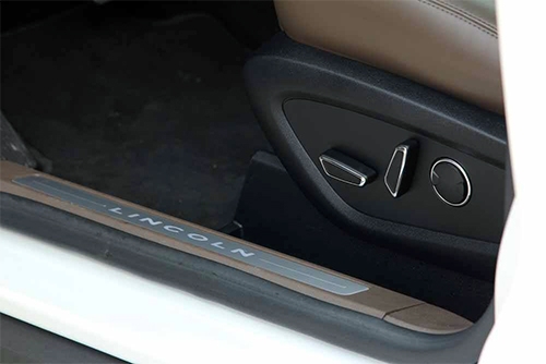 chi-tiet-noi-that-lincoln-mkc-2016-tai-tp-hcm-9