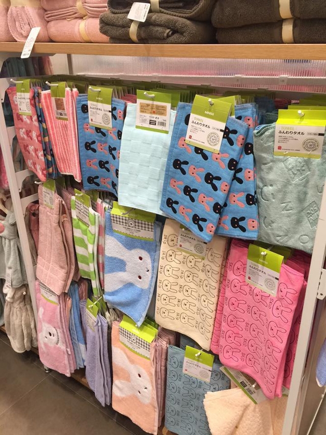  Các sản phẩm được bán tại cửa hàng Miniso Việt Nam (Nguồn ảnh: Facebook). 