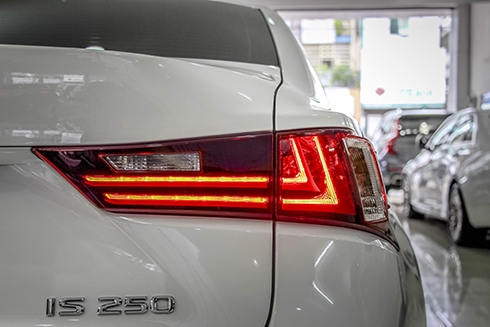 sedan-hang-sang-lexus-is250-rao-ban-2-4-ty-dong-2