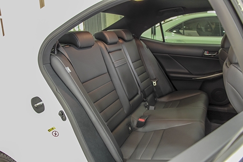 sedan-hang-sang-lexus-is250-rao-ban-2-4-ty-dong-2