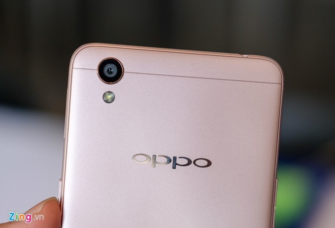 Anh Oppo A37 than kim loai gia 4,5 trieu sap ban o VN hinh anh 5