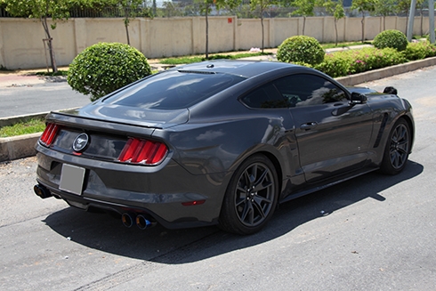 ford-mustang-do-cua-cat-keo-kieu-lamborghini-1