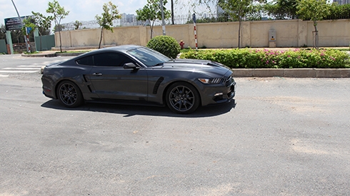 ford-mustang-do-cua-cat-keo-kieu-lamborghini-2