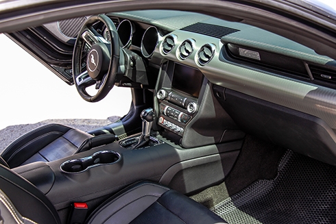 ford-mustang-do-cua-cat-keo-kieu-lamborghini-10