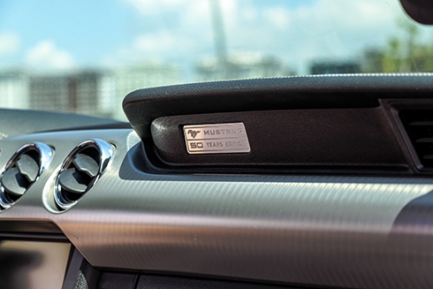 ford-mustang-do-cua-cat-keo-kieu-lamborghini-11