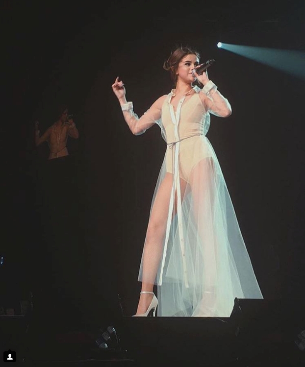 Dang cap thoi trang cua Selena Gomez trong tour 'Revival' hinh anh 4