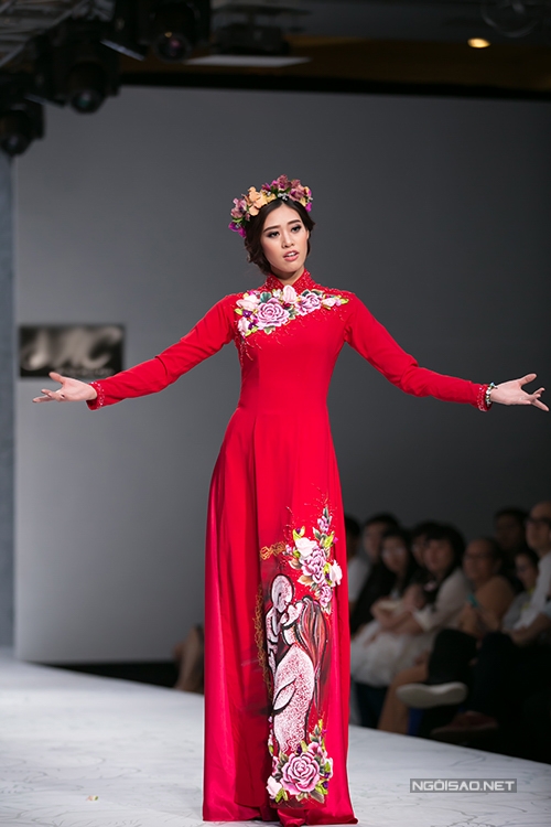 trang-tran-tai-xuat-san-catwalk-sau-thoi-gian-sinh-con-3