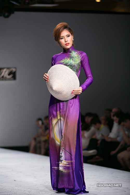 trang-tran-tai-xuat-san-catwalk-sau-thoi-gian-sinh-con-5