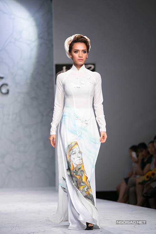 trang-tran-tai-xuat-san-catwalk-sau-thoi-gian-sinh-con-6