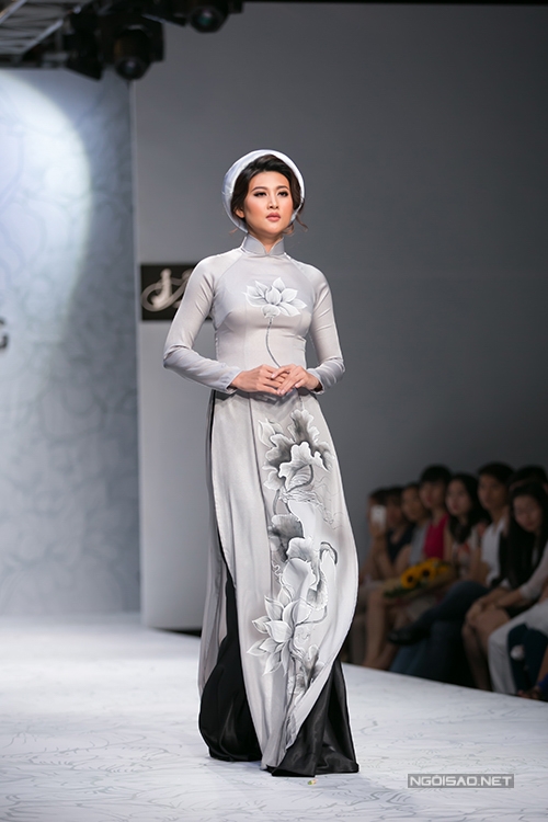 trang-tran-tai-xuat-san-catwalk-sau-thoi-gian-sinh-con-9