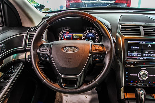chi-tiet-noi-that-ford-explorer-platinum-2016-1