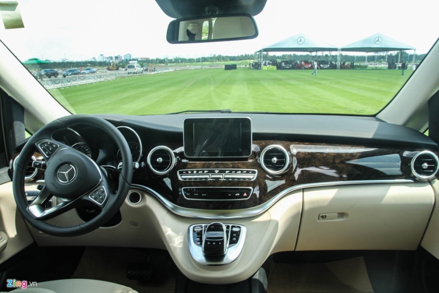 Chi tiet Mercedes V 250 gia 2,5 ty dong tai Viet Nam hinh anh 6