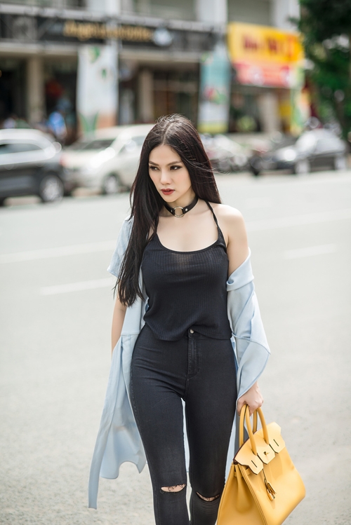 thu-thuy-sexy-pha-cach-voi-thoi-trang-dao-pho-8