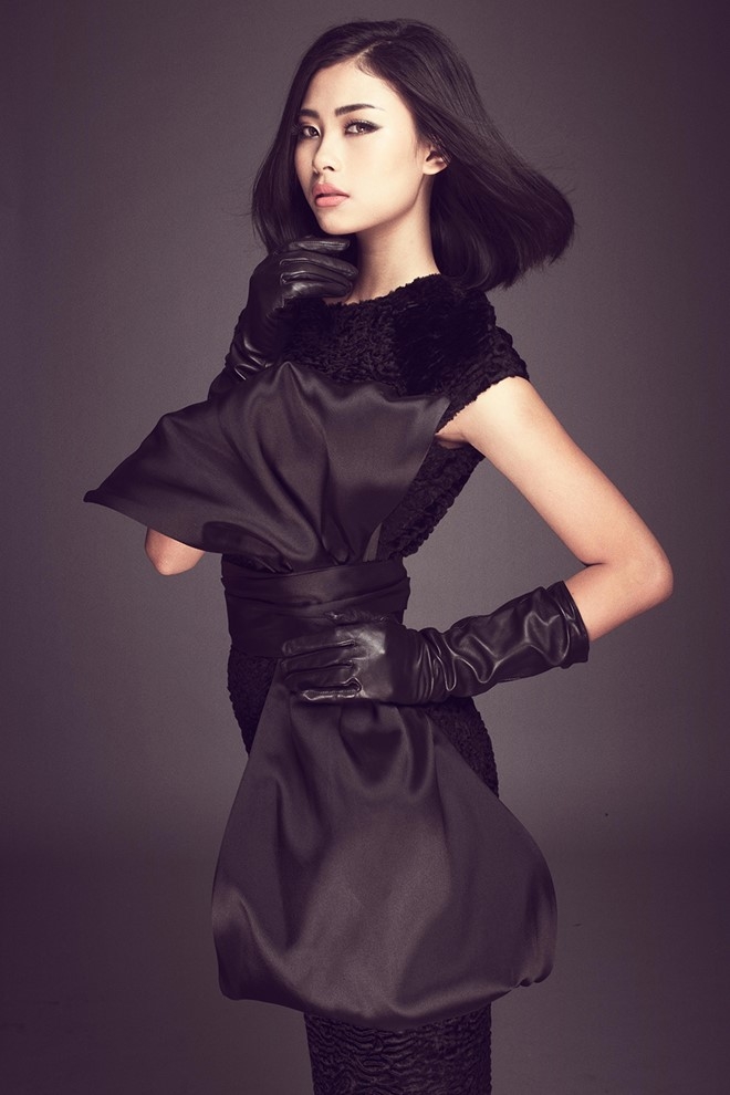 Dao Thi Ha quyen ru trong trang phuc toi mau hinh anh 6