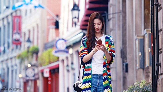 Luu Diec Phi bui bam tren duong pho Canada hinh anh 3