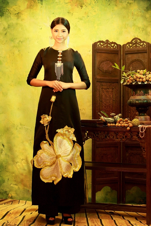 dao-thi-ha-dien-ao-dai-thu-cong-tinh-xao-1