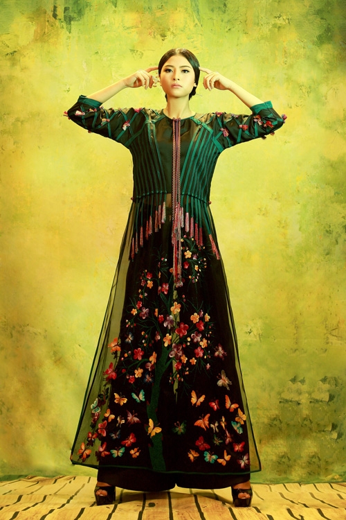 dao-thi-ha-dien-ao-dai-thu-cong-tinh-xao-3