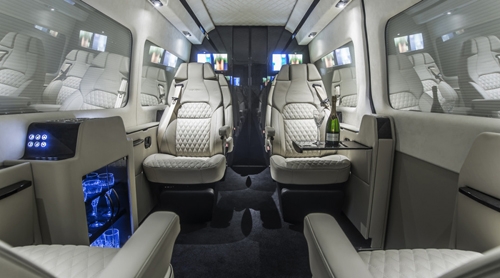 mercedes-sprinter-do-noi-that-thuong-gia-dat-ngang-sieu-xe-1
