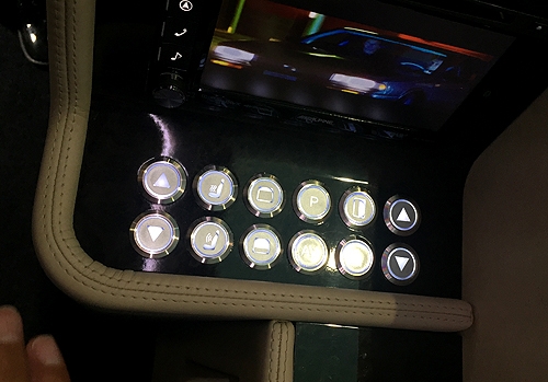 mercedes-sprinter-do-noi-that-thuong-gia-dat-ngang-sieu-xe-5