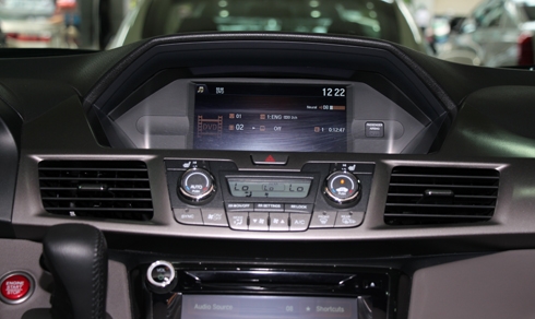 honda-odyssey-elite-2015-page-3-4