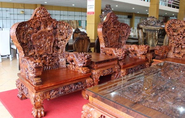 Bàn ghế cửu long, bộ bàn ghế cửu long, bộ bàn ghế đắt nhất việt nam, bàn ghế 2,6 tỷ đồng, bàn ghế gỗ cẩm lai Bàn ghế cửu long, bộ bàn ghế cửu long, bộ bàn ghế đắt nhất việt nam, bàn ghế 2,6 tỷ đồng, bàn ghế gỗ cẩm lai
