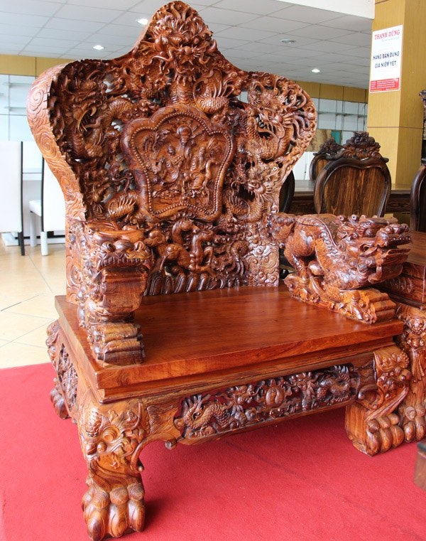 Bàn ghế cửu long, bộ bàn ghế cửu long, bộ bàn ghế đắt nhất việt nam, bàn ghế 2,6 tỷ đồng, bàn ghế gỗ cẩm lai Bàn ghế cửu long, bộ bàn ghế cửu long, bộ bàn ghế đắt nhất việt nam, bàn ghế 2,6 tỷ đồng, bàn ghế gỗ cẩm lai