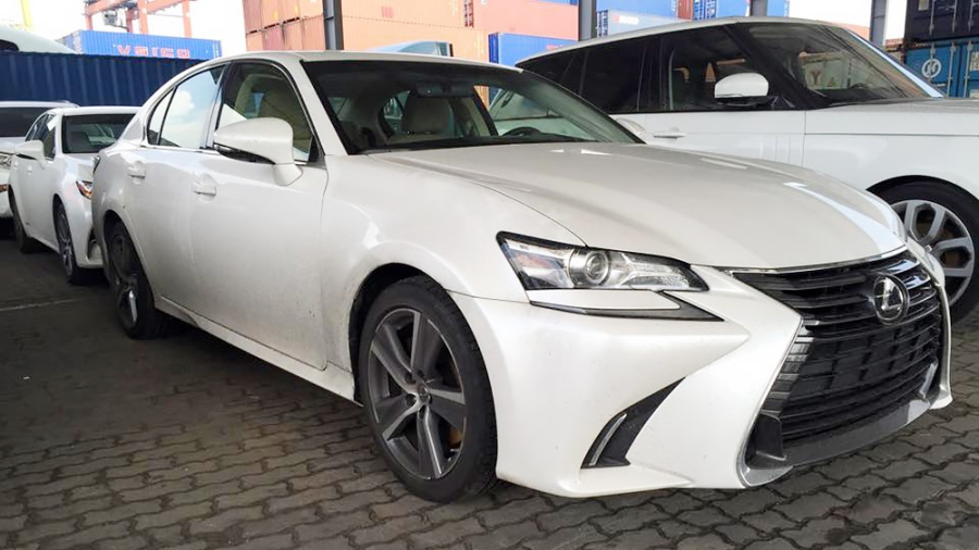 Xe Lexus GS 200t có thiết kế hiện đại.