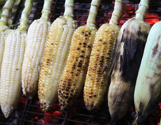 Nguoi Sai Gon 'boc so' cho ca gio de an bap nuong hinh anh 5