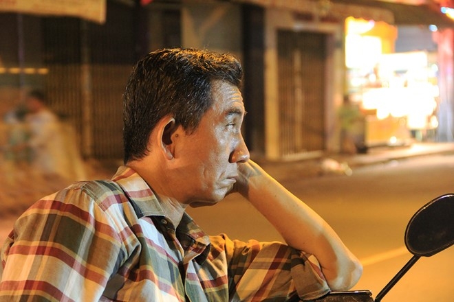 Nguoi Sai Gon 'boc so' cho ca gio de an bap nuong hinh anh 12