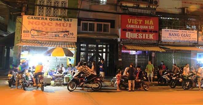 Nguoi Sai Gon 'boc so' cho ca gio de an bap nuong hinh anh 14