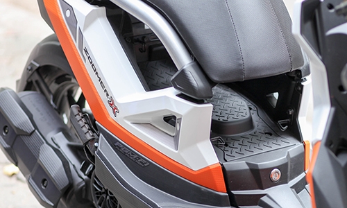 chi-tiet-honda-zoomer-x-2017-dau-tien-ve-viet-nam-8