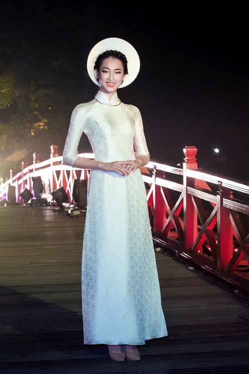 nguoi-dep-hoa-hau-viet-nam-rang-ro-dien-ao-dai-3
