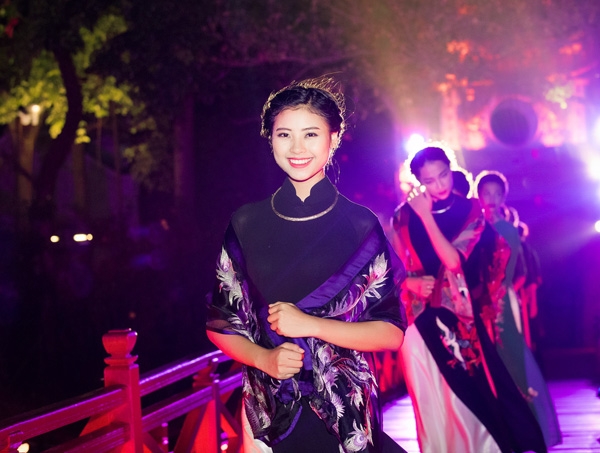 nguoi-dep-hoa-hau-viet-nam-rang-ro-dien-ao-dai-10