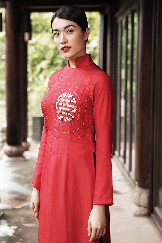 Thien Ly, Le Hang, Thuy Dung duyen dang voi ao dai cach tan hinh anh 6