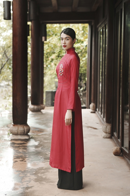 my-nhan-viet-lang-xe-mot-ao-dai-moi-7