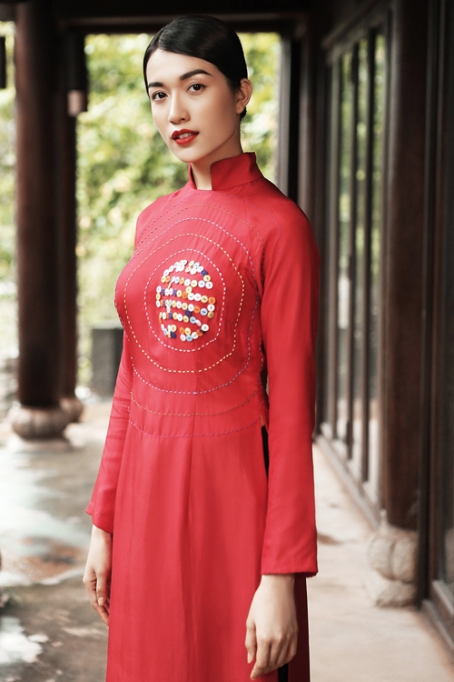 my-nhan-viet-lang-xe-mot-ao-dai-moi-8