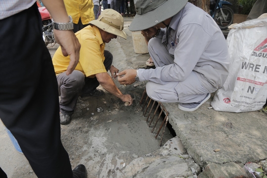 Các miệng hố khác cũng đang được vá cấp tốc